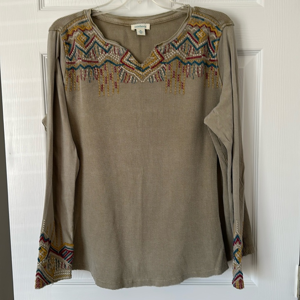 Sundance XL embroidery sleeves and bodice